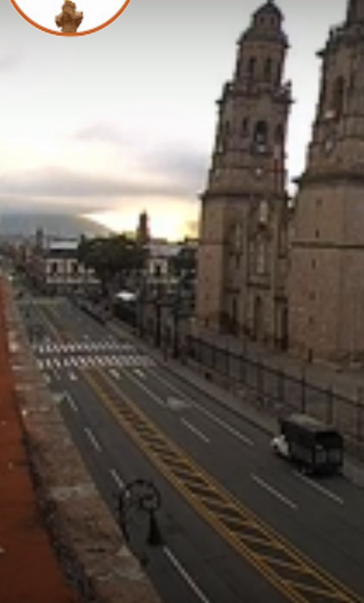 Recuerde que el centro está cerrado, sobre Av Fco I Madero desde Abasolo hasta Pino Suárez por primer informe de gobierno 📸 <a href="/webcamsdemexico/">Webcams de México</a>