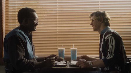 FALL_0110's tweet photo. Netflix『Dahmerダーマー』実際に存在した連続殺人鬼、ミルウォーキーの食人鬼の実話ドラマシリーズ。彼の幼少期、家庭環境が映し出される。被害者の描写も多くあり、ずっと鳥肌が止まりませんでした。吹き替えもあります。被害者の感覚と犯人の孤独をダイレクトに感じ、なんとも言えない気持ちです。 https://t.co/bvdNCmSUIo