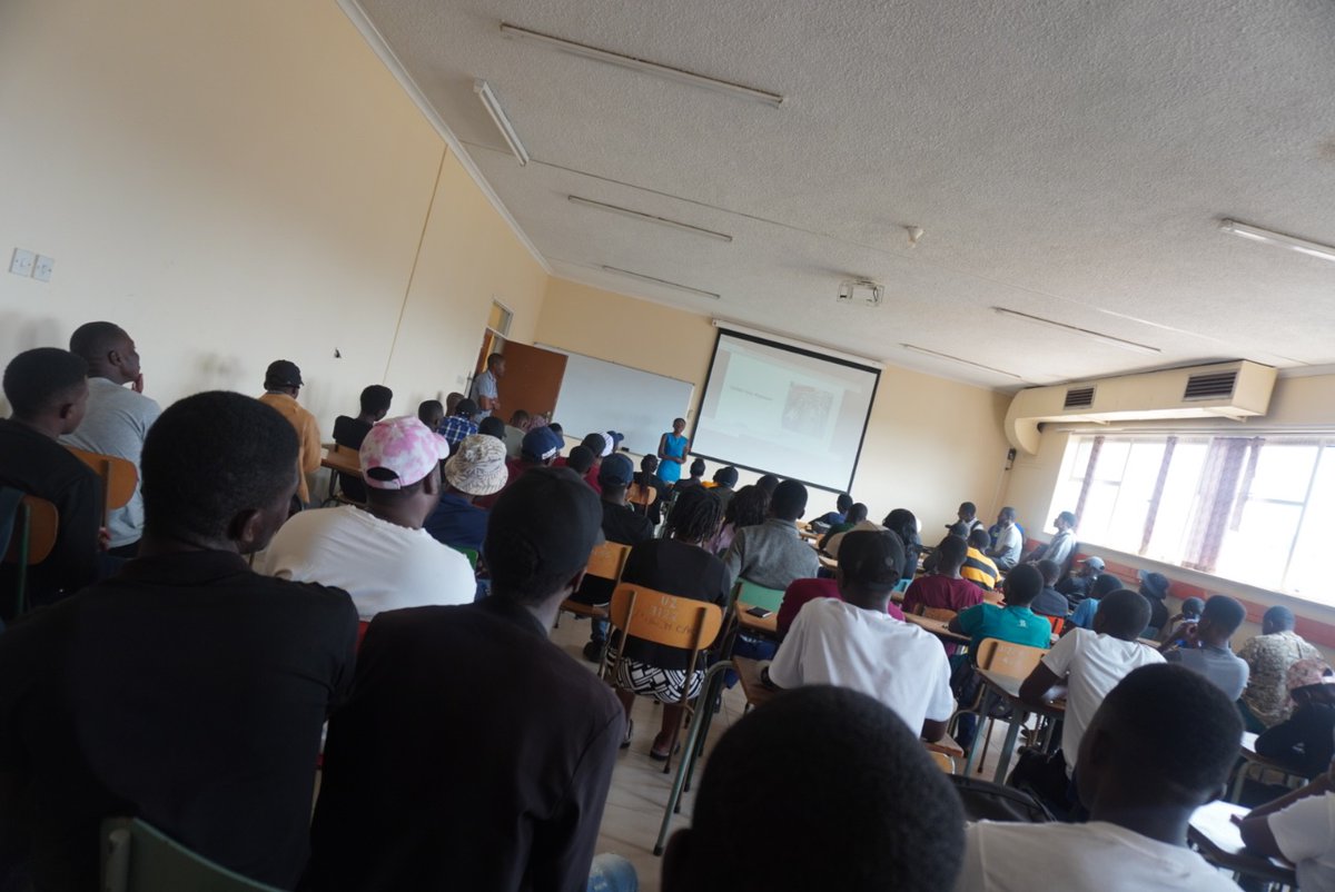 marlene_zw's tweet photo. Today I had the privilege of being a guest lecturer at the University of Zimbabwe’s Faculty of Engineering! @UniversityOfZim🇿🇼

I got to share some of the lessons I’ve learnt in tech, and talk about my role @VoltronData and of course #Python👩🏾‍💻✨ https://t.co/NFywMxju0M
