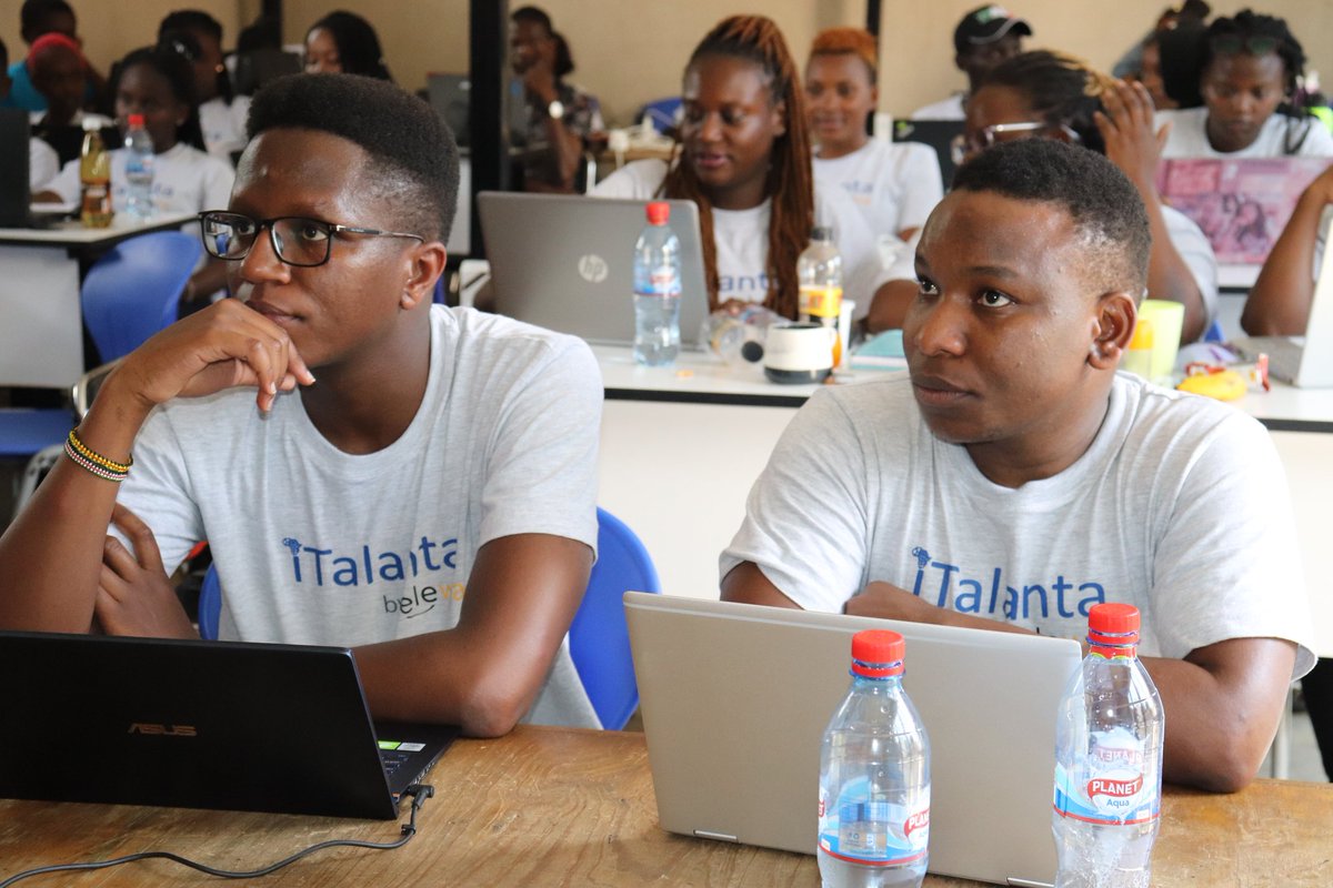 LakeHub's tweet photo. All eyes fixed on the code !! Team eCycle presenting their pitch to the judges.
eCycle is a web based platform that seek to address electronic and electrical equipments to waste management
#STEM #italantahackathon #FemiDevs https://t.co/uziPTjmkDd