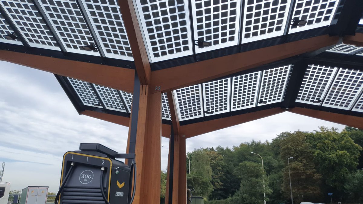 BucklandTimber's tweet photo. Buckland project spotting when on holiday!

#glulamproject #glulambeams #bucklandtimber https://t.co/TYpJ2S1196
