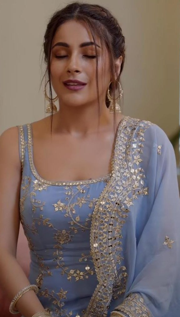 AsianetNewsHN's tweet photo. शहनाज गिल का कौन सा लुक आपको पसंद आया?
देसी लुक के लिए लाइक❤️करें
बार्बी गर्ल लुक के लिए रिट्वीट🔁 करें

#ShehnaazGill | #ShehnaazKaurGill | #ShehnaazGillFans | #Shehnaazians | #Shehnaazian | #ShehnaazGallery | #Shehnaaz | #Sidnaaz | #SidNaazians | #ShehnaazGiIl https://t.co/AUEkcG3IGG