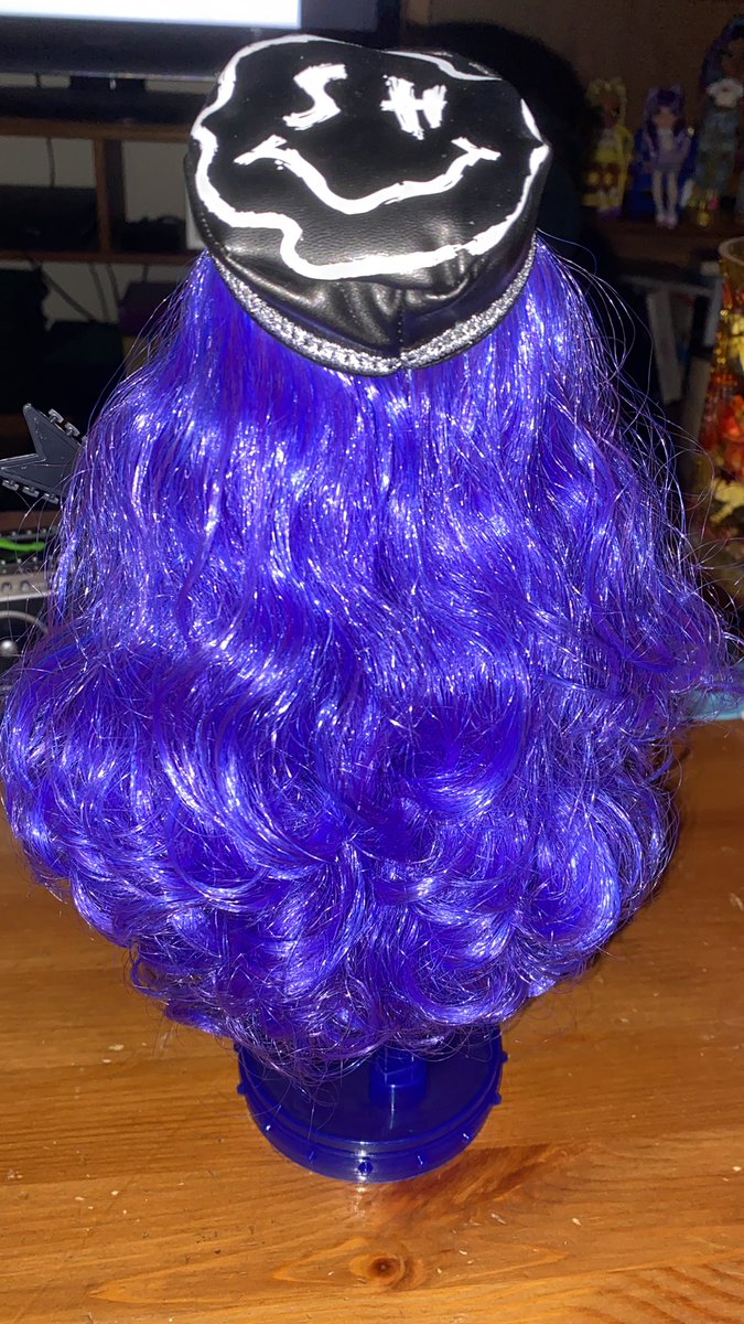 OolaFanForever's tweet photo. #ShadowHigh #RainbowHigh I finally have #UmaVanhoose, completing my #NeonShadow band. I’m very happy, there were no manufacturing issues with my Uma doll. I wasn’t so lucky with either #HarleyLimestone or #MaraPinkett. 😩 Uma is beyond gorgeous!! Great fashion pieces. ❤️✌️ https://t.co/9SArGRlO4z
