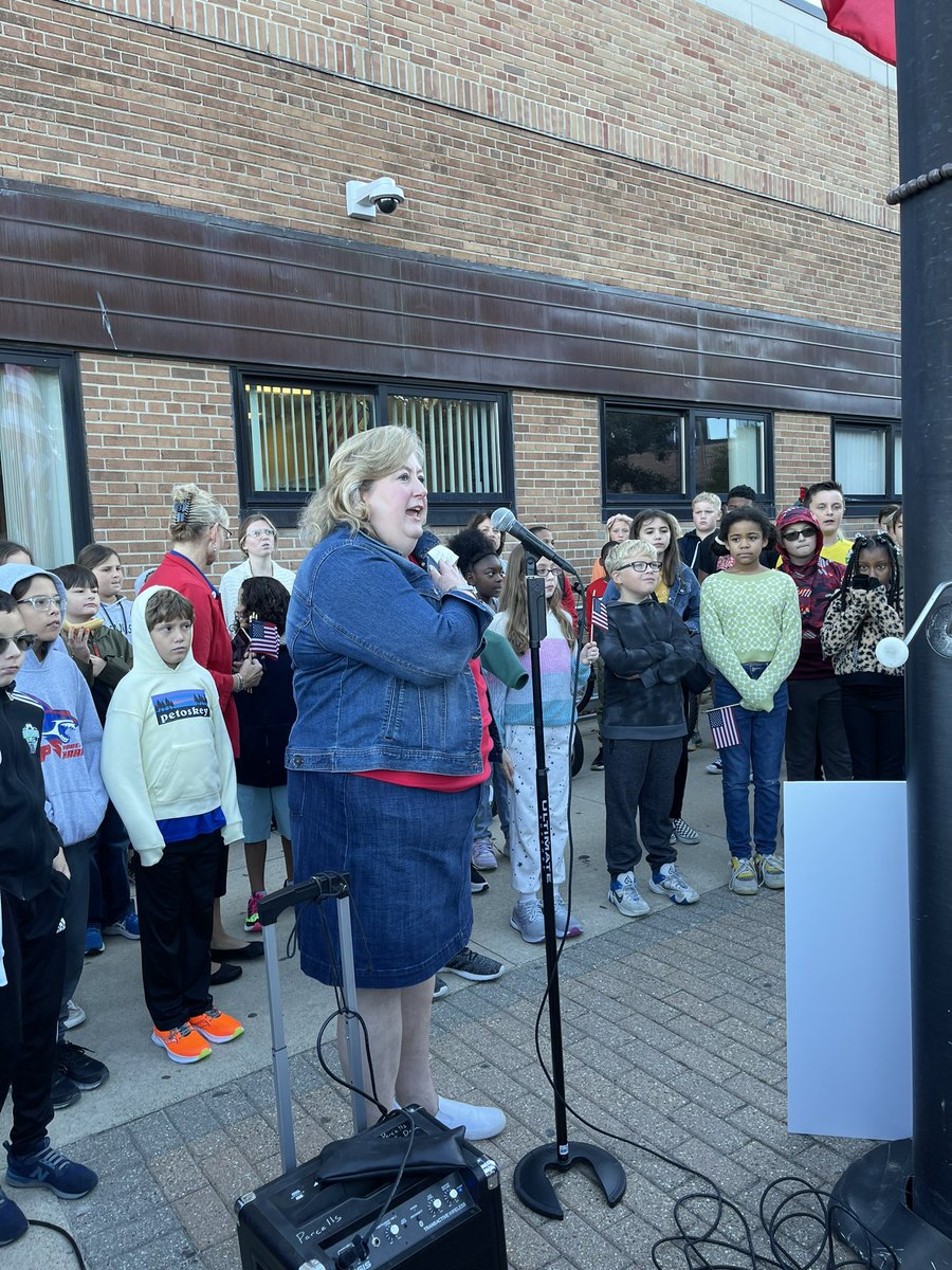 KennethMilch's tweet photo. Today the story of Parcells includes the story of America! We were honored with guests from the Louisa St. Clair chapter of the Daughters of the American Revolution, to host a flag raising as part of Constitution Week, and fifth graders led the pledge for all of our students! https://t.co/QKyUVexqjB