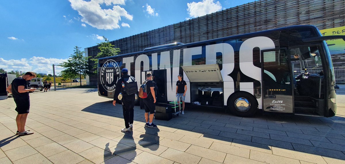 hamburgtowers's tweet photo. #RoadtripTime Morgen (17 Uhr) bestreiten wir das insgesamt 9. und damit letzte Testspiel der Saisonvorbereitung. Gegner sind die @MLP_Academics, die 22/23 in ihre 2. Saison in der @easyCreditBBL nach dem Wiederaufstieg gehen.
➡️https://t.co/pqtU8IeBzv #VeoliaTowersHamburg https://t.co/XgXrBcfETR