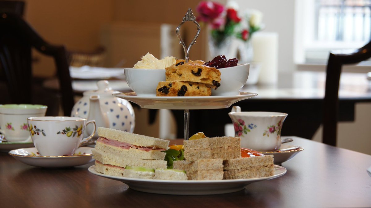 Enjoy the weekend by taking afternoon tea in the elegant surrounds of Langan's Tea Rooms.

Priced £17.50 for two people, call us on 01283 500141 to book your table.

#langanstearooms #afternoontea #staffordshire #burton #SmallBizSatUK #burtonsmallbiz #TeaRooms #weekend