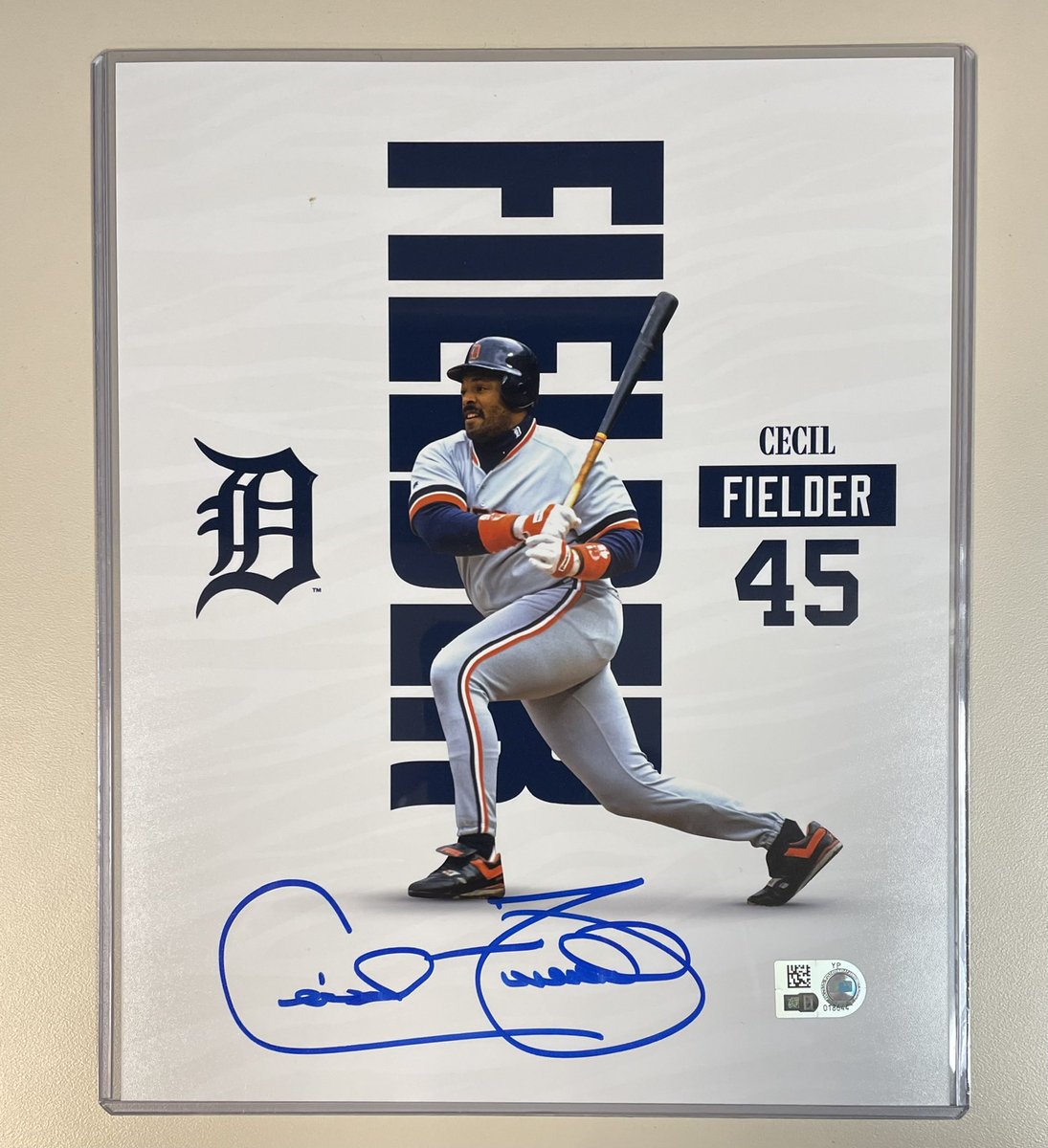#Giveaway - RT &amp; FOLLOW <a href="/DETAuthentics/">Detroit Tigers Authentics</a> for a chance to win:

Cecil Fielder Autographed Photo

One winner will be picked at random and notified by DM on 9/25/22.

Limited Game-Ready Miggy 500, Miggy 3000 &amp; Whitaker Logo Balls on Sale Now ⤵️
atmlb.com/3q0hzCy