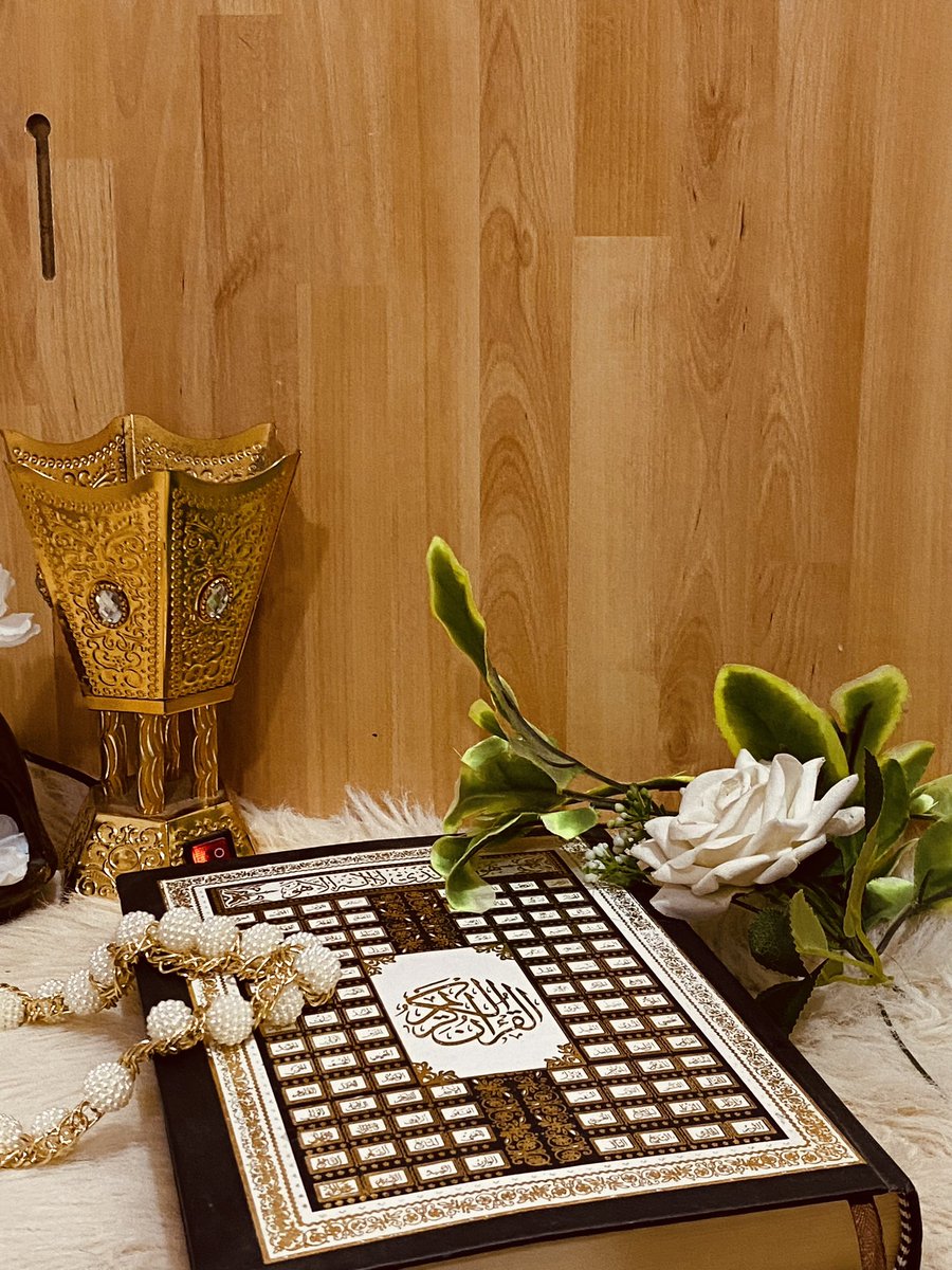 و في يوم الجمعة :"اللهُم شيء يغير كل شيء."