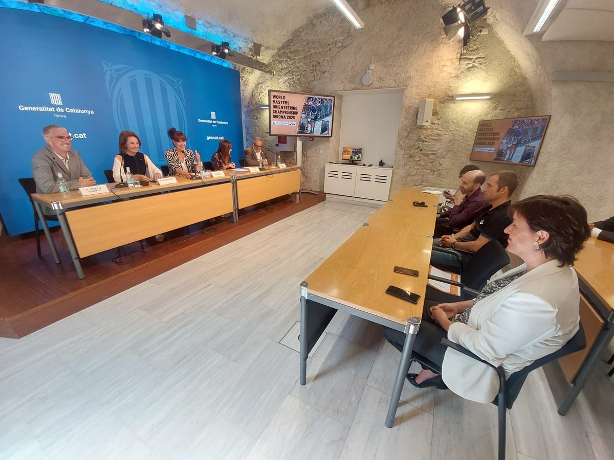 anna_caula's tweet photo. 📍ESDEVENIMENTS |

✔️#Girona presentació del mundial de veterans d’orientació 2025 @wmoc2025 @orientacio_cat 
🔘esports emergents ➡️ fer esport a totes les edats vitals.

✔️50% de llicències 💟
🔘esdeveniment d’impacte amb 4000 participants. Promoció esportiva i cultural de CAT. https://t.co/Kth5IYQxGo