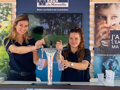 😃Top départ pour la <a href="/Foire_Marseille/">Foire de Marseille</a>. 
📌Rendez-vous sur l'esplanade 1️⃣ autour de notre "Bar à eau" pour vous désaltérer sans oublier de tenter de remporter les plus belles #carafes et #gourdes isothermes de #Marseille. 💙
#ecogeste #eaudemarseillemetropole #bareaeau #zerodechet
