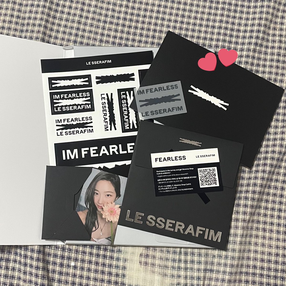bIoombit's tweet photo. wts lfb le sserafim fearless unsealed albums 

— black petrol / blue chypre ver 
— COMPLETE inclusions 
— sakura / kazuha photocards 
— NO TINGI
— php 600 ea (negotiable but no lowballing please ☹️)  
— php 1,100 for both 

⭐️ please reply if interested ! https://t.co/zagHHyxW4s