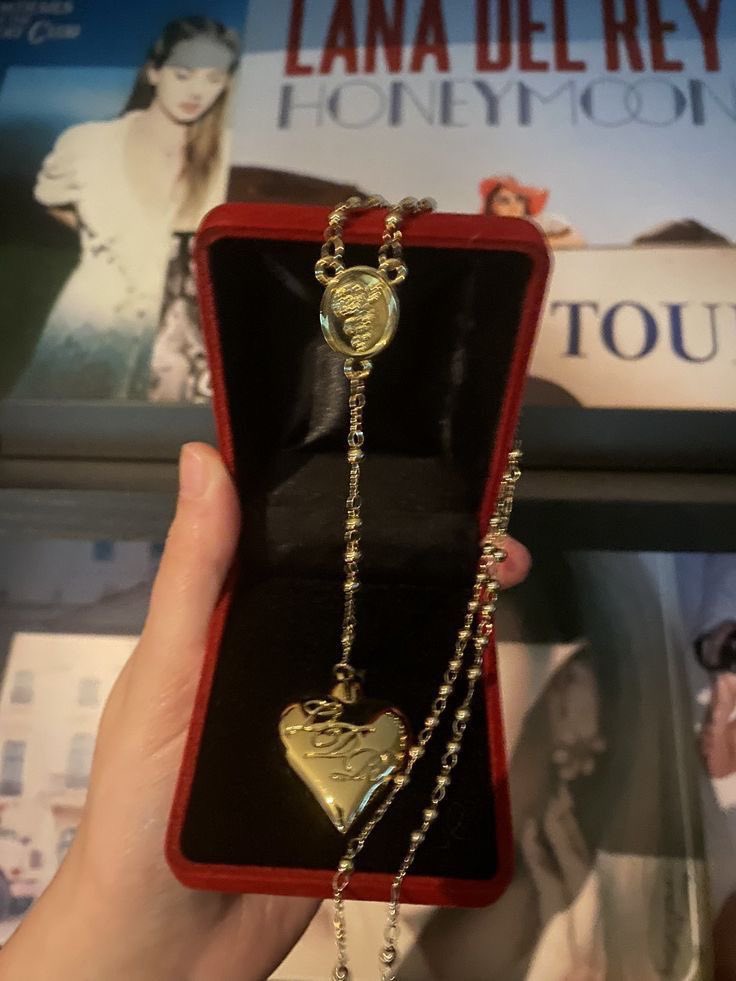 Lana del rey coke spoon necklace inspired - Depop