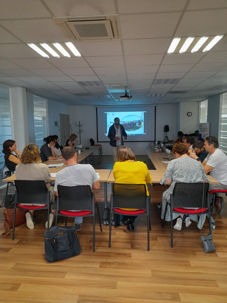 💡 [#TousMobilisés] #AvecPoleEmploi Perpignan St Assiscle: Lab réflexion sur l’«intelligence collective» et accompagnement public «neuroatypique» en #partenariat avec des associations sur le #handicap, des centres de #formation, l’ <a href="/upvd1/">Université Perpignan</a>, des employeurs, <a href="/Capemploi_/">Cap Emploi</a>🤝
#inclusion