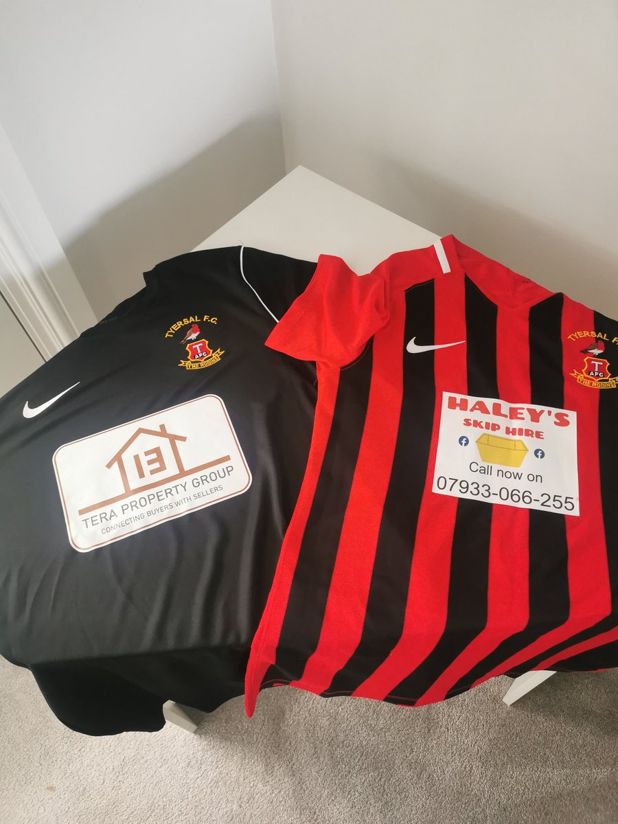 FcTyersal's tweet photo. Massive thankyou to our new sponsors, for sponsoring our new kit and warm up shirts 😍🔥🔥 @TeraPropertyGrp and haleys skip hire 👏🏻👏🏻👏🏻massive thanks to @SportsBulk for the print and embroidery at a speedy service.

The Robins can't wait to wear these beauty's Tomorrow ⚽⚽⚽ https://t.co/oXXCwgcYWL