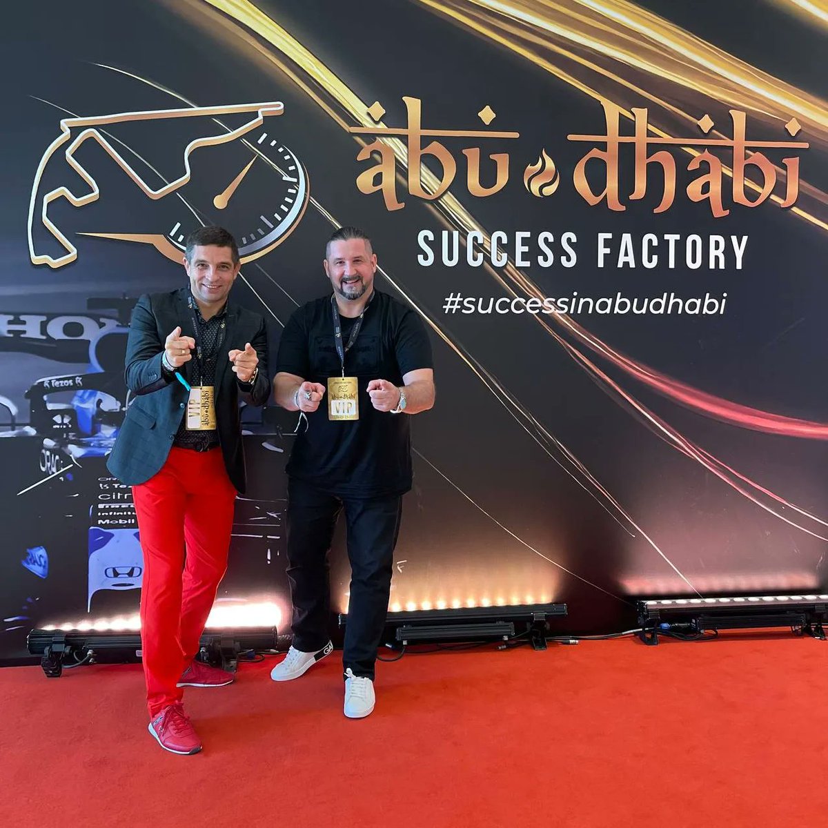 AttiaBillel5's tweet photo. 🌟وصول الفرق العربية و الأوربية لمؤتمر أبوظبي لشركة success Factory 🌟
#successfactory
#theview
#bussiness
#التسويق_بالعمولة
#التسويق_الالكتروني
#الربح_من_الإنترنت
#الامارات
#السعودية🇸🇦
#الجزائر🇩🇿
#تونس🇹🇳
#ليبيا🇱🇾
#المغرب🇲🇦 https://t.co/sahcZzJxjm