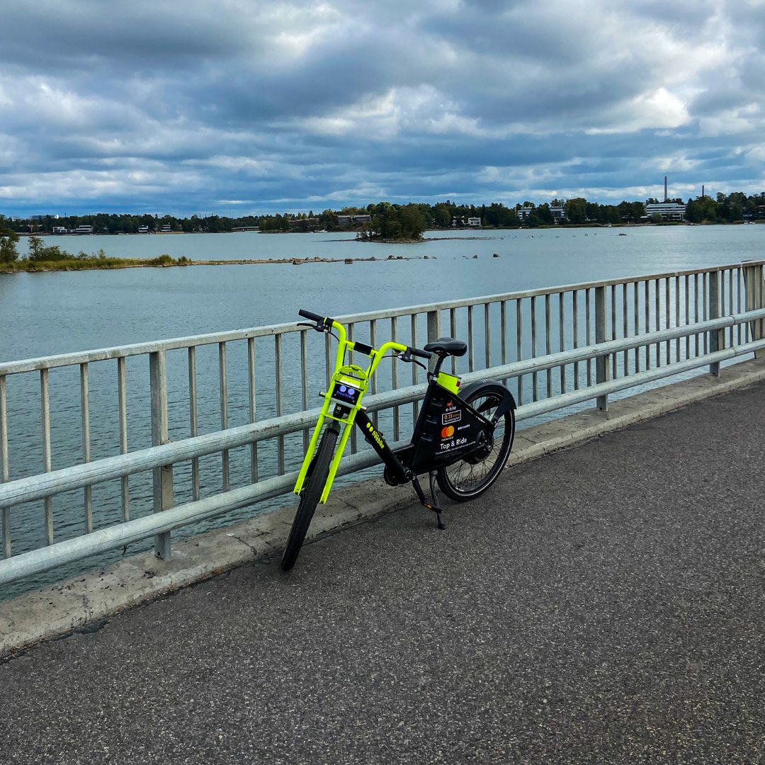 HelFreebike's tweet photo. Freebike 💚 Länsiväylän pyöräilymaisemat!

Sähköpyörällä taittaa pidemmänkin matkan kevyesti ja nopeasti. ⚡

Psst! Vältä ruuhkat ja valitse sähköpyöräily. 👌

#helsinkifreebike #helsinki #espoo #länsiväylä  #sähköpyörä #kaupunkipyörä https://t.co/vQ0y2iwFve