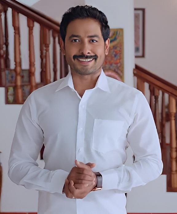 Pics from @Dhotie_Shirts #Alaya ad ❤️💜🤍

#Aari #aariarjunan @Aariarujunan