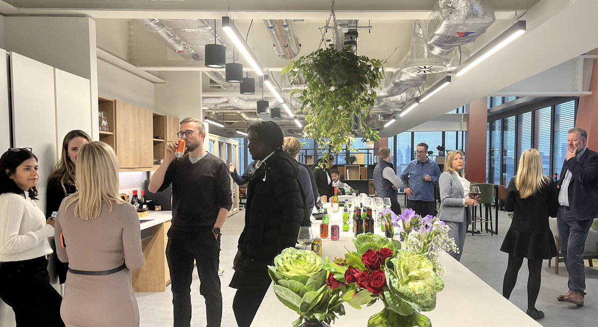 CaraPlaceTech's tweet photo. Another great night of drinks and good conversations at last nights @placetech 22 x 22 meet up at @XchgSpaces. Next event is on October 27th - let me know if you’d like to join us! #networking #london #property #proptech https://t.co/1szMVGuwVT
