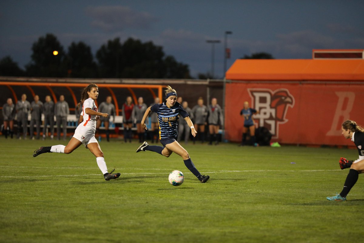 ToledoSoccer's tweet photo. rivalry nights >>>
.
#GoRockets x #meWITHyou
.
📸 @evan_nello https://t.co/MAjVdlIYNy