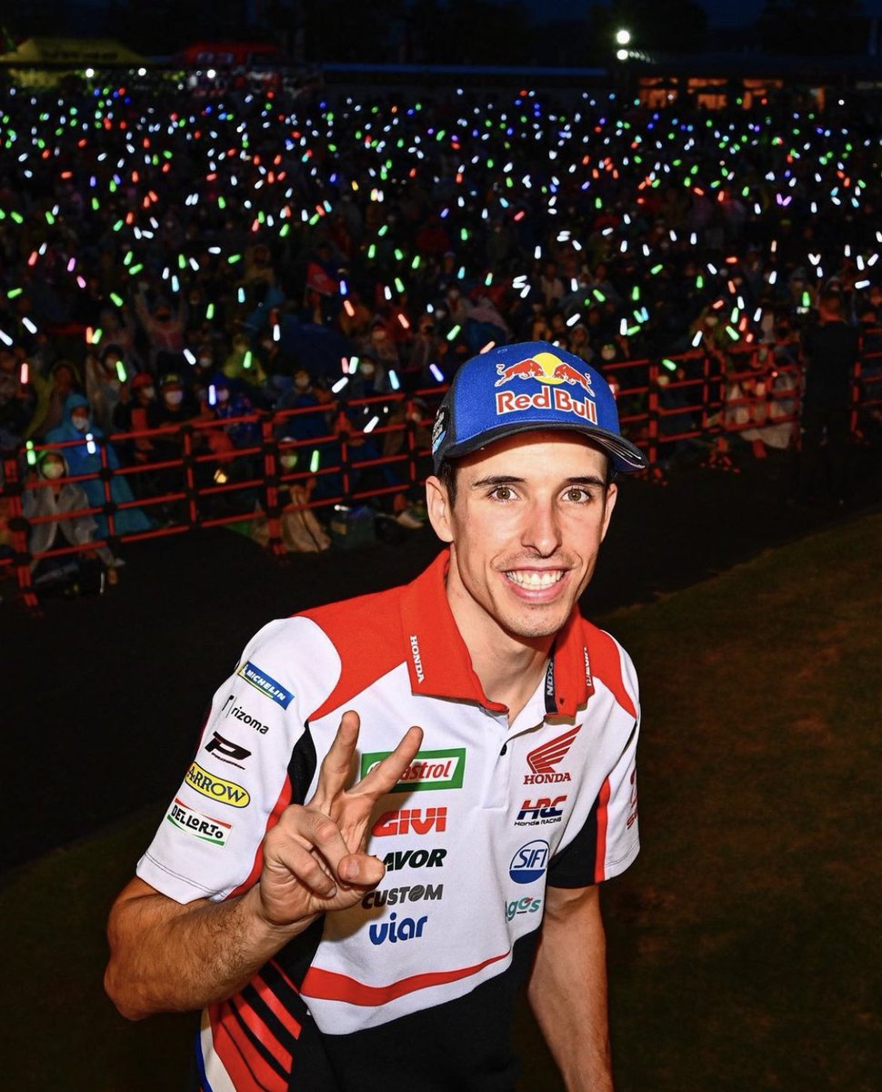 marinpaladi_'s tweet photo. #FansZone ❤️ #JapaneseGp 🏁
@marcmarquez93 &amp; @alexmarquez73 https://t.co/koOeMr5igw