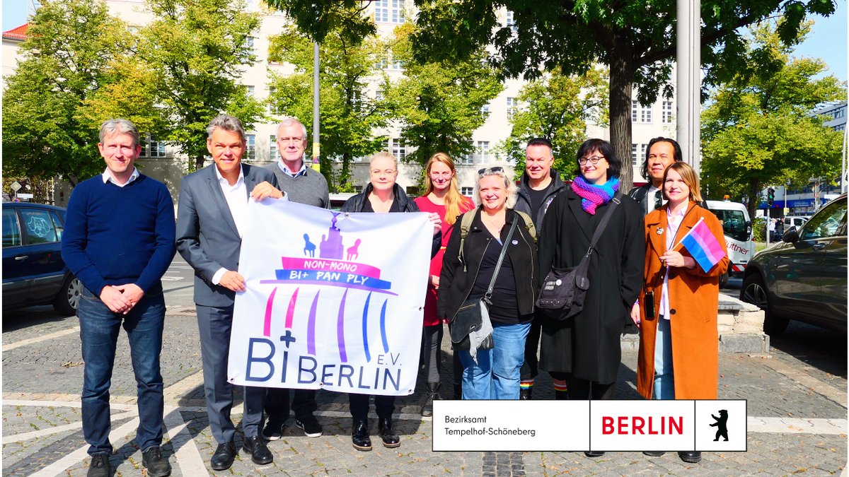 BerlinTempSchbg's tweet image. Heute ist der Tag der Bisexualität! #tempelhofschöneberg unterstützt die Community und zeigt Flagge vor dem #rathausschöneberg 

#Bisexualität #BiVisibility #BiPlusPride #BiBerlin
#Prideplus #Schöneberg #Tempelhof #Bezirksamt