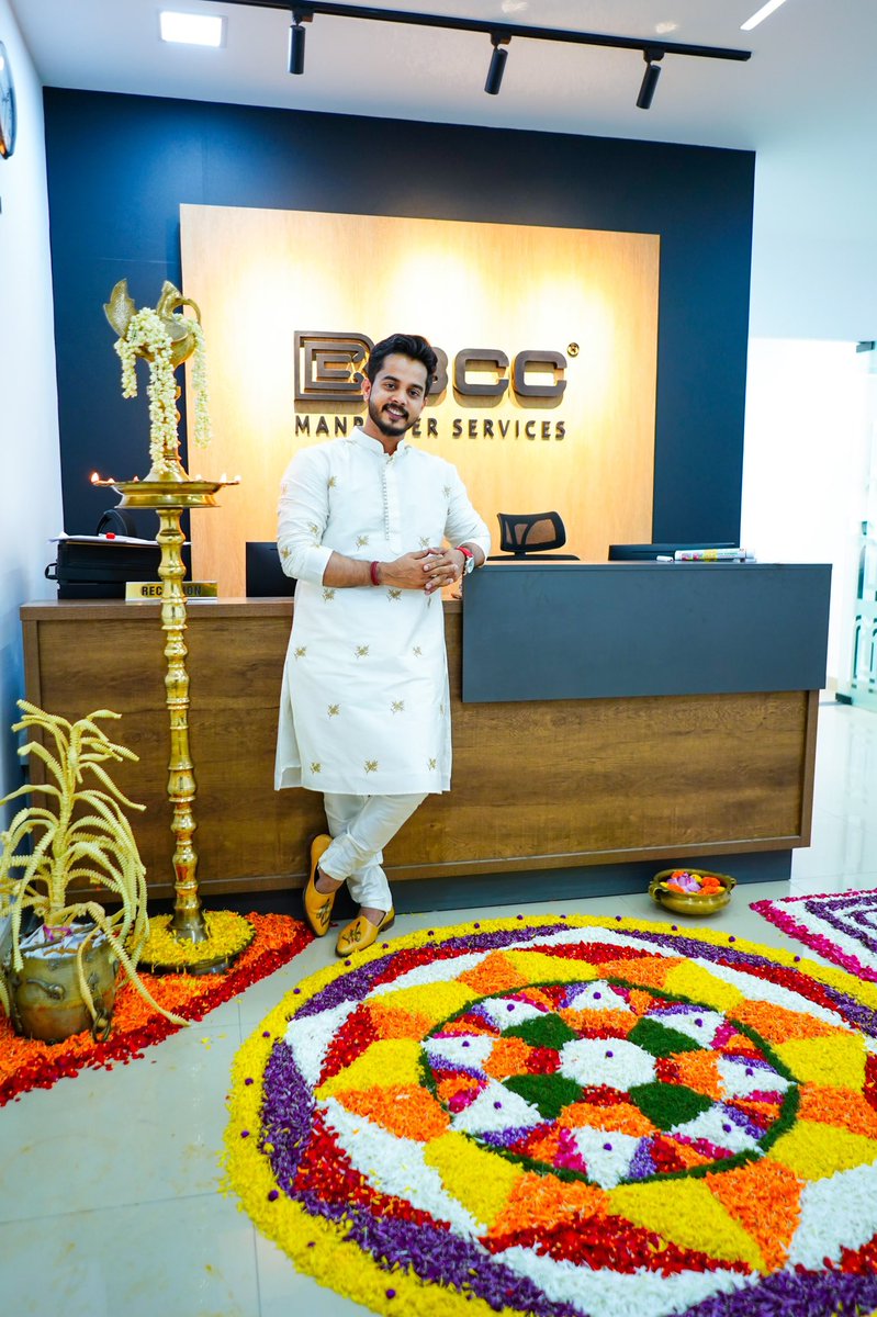 amjadsithara's tweet photo. ഐശ്വര്യത്തിന്റെയും സമ്പല്‍ സമൃദ്ധിയുടെയും നിറവില്‍ എന്റെ എല്ലാ പ്രിയപ്പെട്ടവര്‍ക്കും ഒരായിരം ഓണാശംസകള്‍🌼🌼

#onam #kerala #onamcelebration #keralagram #onamspecial #happyonam #india #malayali #instagram #keralatourism #mallu #photography #malayalam #kochi #keralafood https://t.co/JSnuMnlU9t