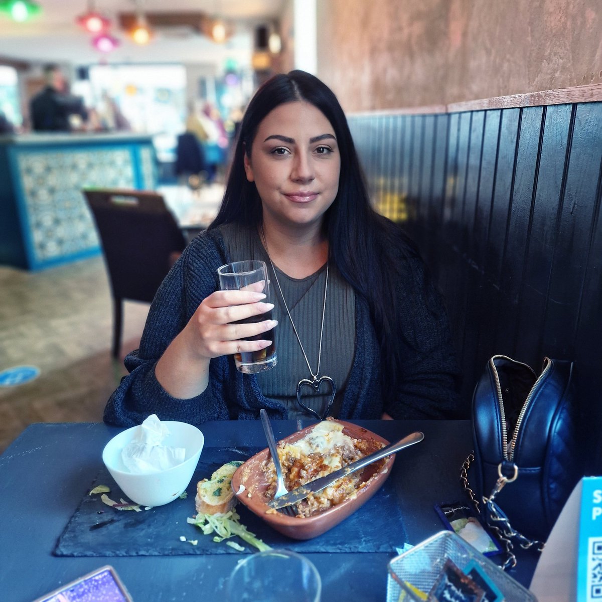 mizzrottie's tweet photo. Demolished Lasagna and drinks 🍸 😋 #dining #eatingout #gamer #gamergirl #Lunchtime #restaurant #yummyfood https://t.co/PQJsDR71lY