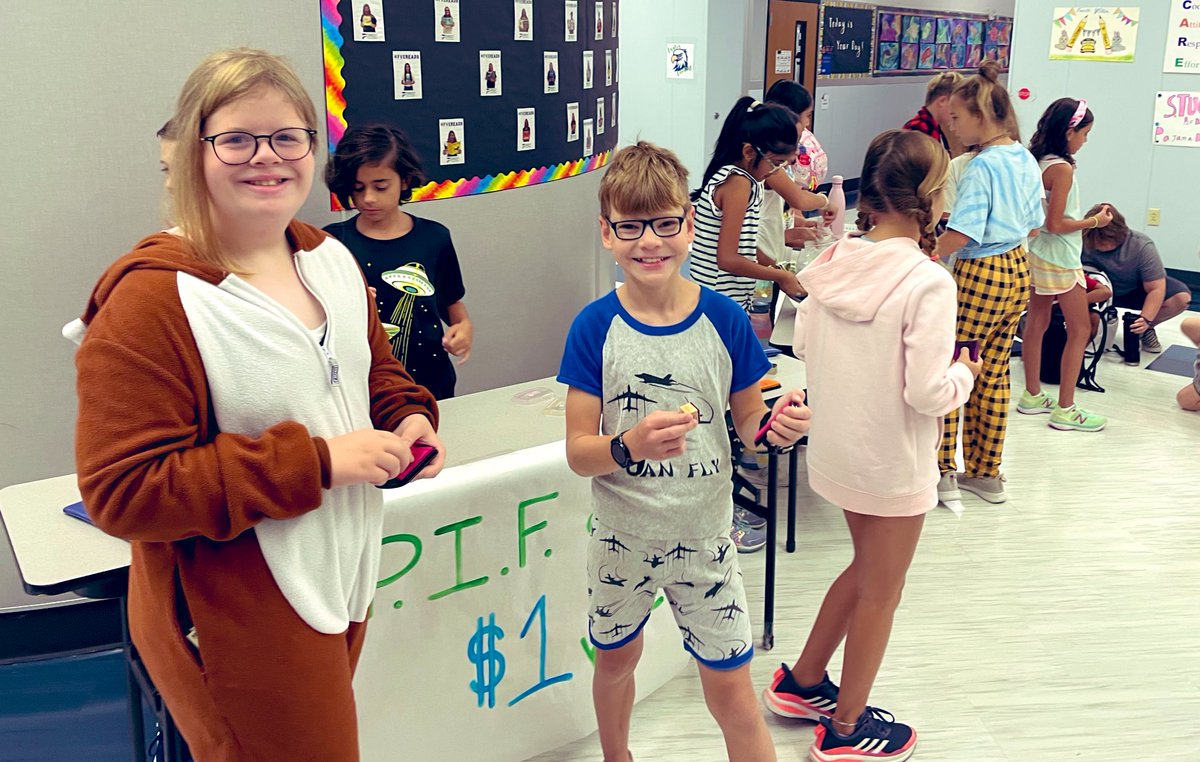 FveStuCo's tweet photo. The first PIF day of the year was a success! Our student leaders had a fun morning welcoming all that joined in for pajama day. https://t.co/3wVhfk36ih