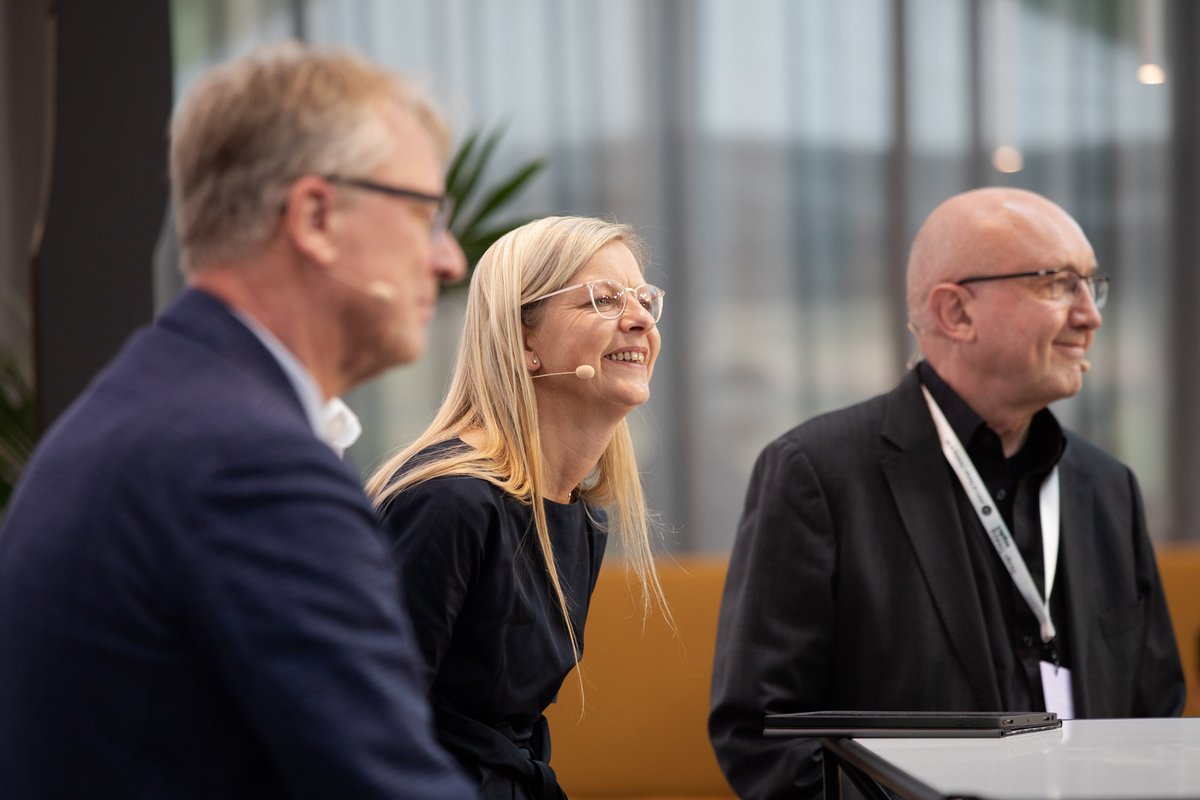 HPI_DSchool's tweet photo. π€© Many thanks to everyone who joined our #dtimpact22 Conference last week! It was an amazing reflection of the past 15 years of #DesignThinking activities at @HPI_DE and a huge inspiration for the future!
β¨ Big thanks also go to our partners @SAP, @msg_group, and @System_180! https://t.co/GUq20JEqXh
