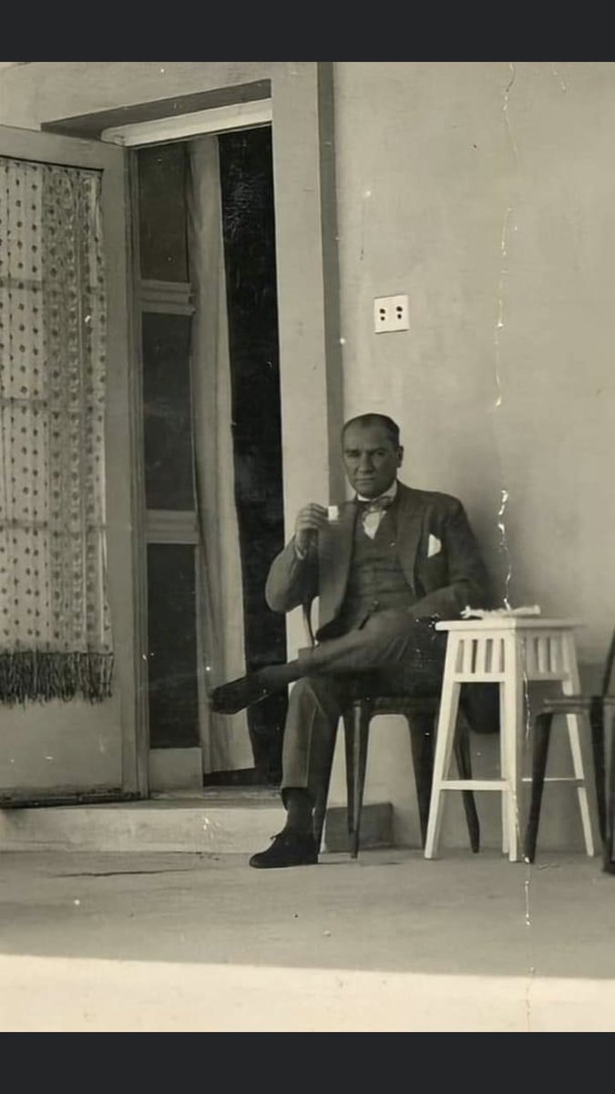 Cumhuriyet ve Kurucusu #Atatürk 
bizim yol gösteren Liderimizdir.