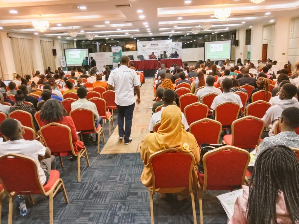 kunec250's tweet photo. Opportunity present themselves to those people who are ready.
Our pleasure being part of Youth Symposium @KICC. The main agenda of today is building momentum for COP27 with youth in climate change action programme.
#youthvoiceCOP27
#wedonthavetime
#kippra
#sdgstudenthub
#kiuesa https://t.co/gg9RHxnjI4