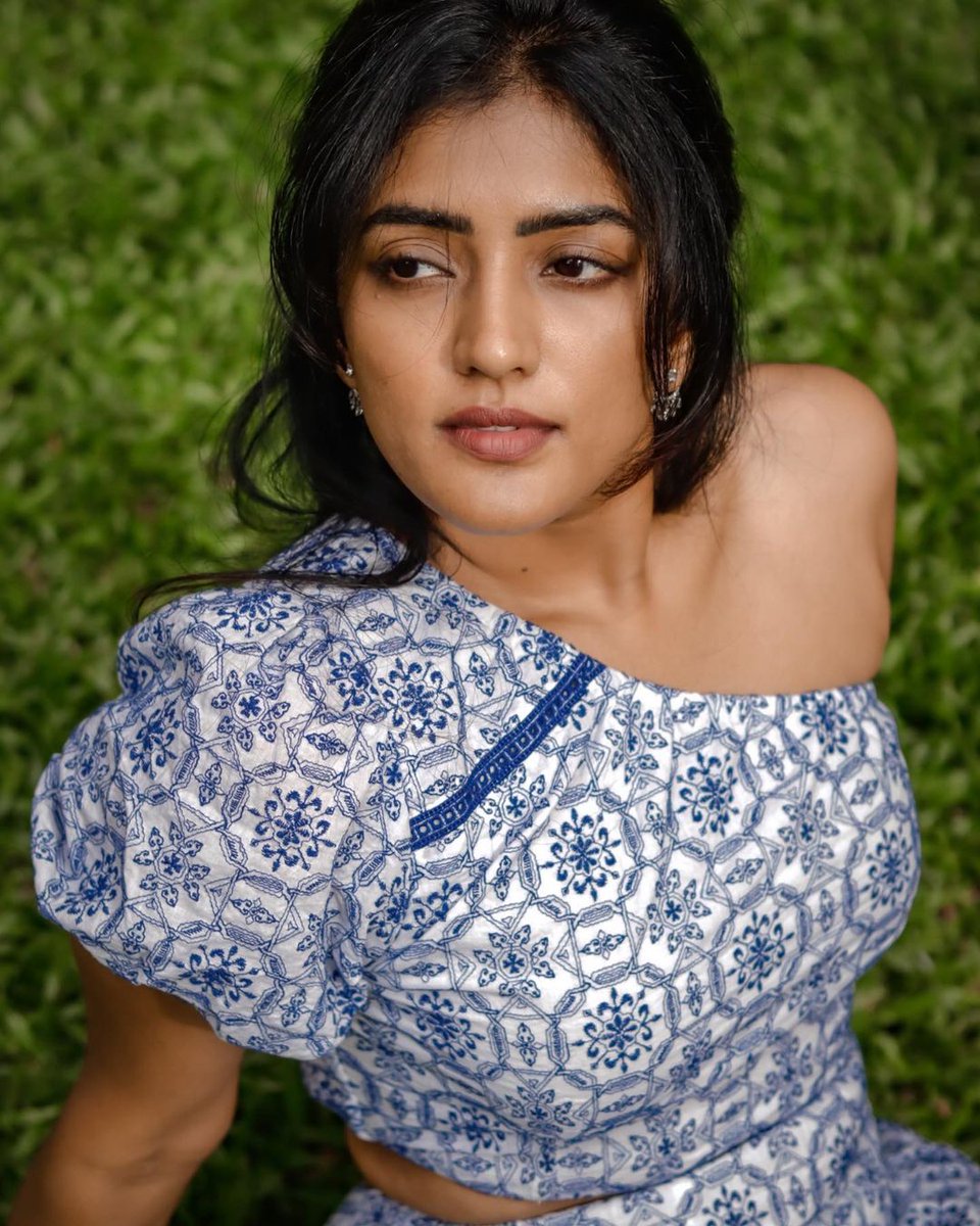 telugufilmnagar's tweet photo. #EeshaRebba making our Friday magical!! 💙💫

@YoursEesha #FridayFeeling #Tollywood #TeluguFilmNagar https://t.co/GaW2ccS98O