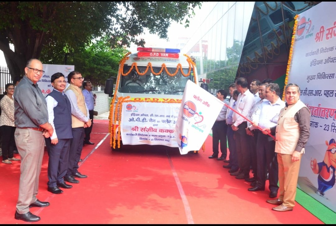 IOCL_UP's tweet photo. Under @IndianOilcl's CSR initiative &amp; Core value of #Care, Mr. Sanjiv Kakkar, ED&amp;SH @IOCL_UP, today handed over an OPD Van to CMO Kaushambi. The health van would be a boost in improving health services under Kaushambi District. https://t.co/l0EFYNRksk