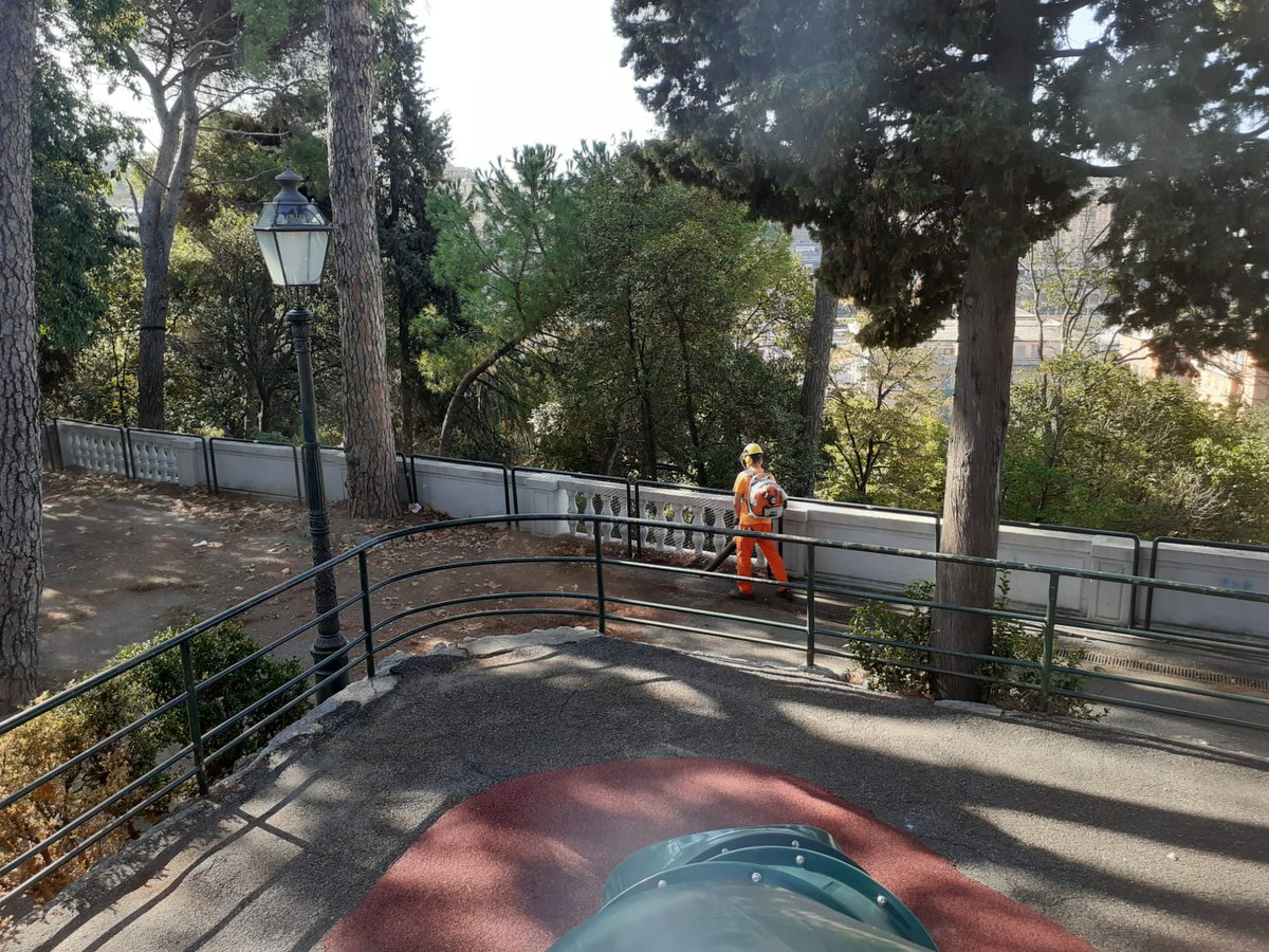 astergenova's tweet photo. L'area giochi nel parco di Villa Imperiale a San Fruttuoso torna ad essere fruibile al pubblico dopo l'intervento di pulizia ad opera del Settore Verde.

#aster #astergenova #asterinforma #lavoriamopergenova https://t.co/msZ4IeQz1h