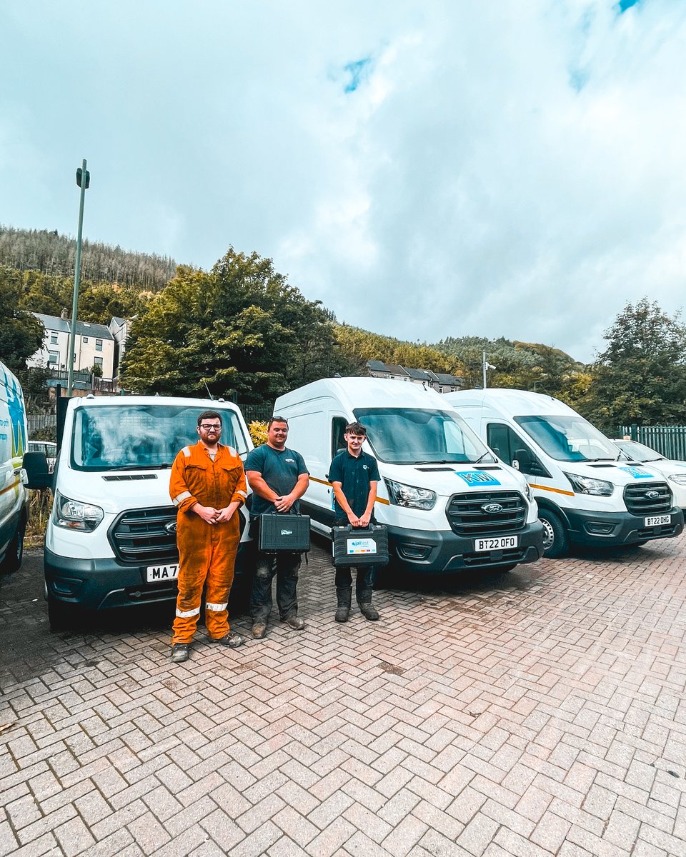 EclipseDiag's tweet photo. π Area Sales Manager, Aaron Parkin, has just handed over to KM Plant. They have just taken delivery of their new Jaltest Diagnostics Commercial Vehicle package + EDIS II for car.
Thank you for your business!
#Eclipse #Jaltest #EclipseInAction #CommercialVehicle #Diagnostics https://t.co/aFhnattFrl