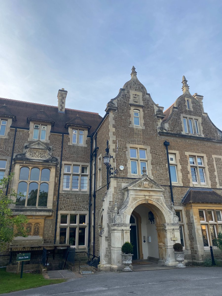 TalkEducationUK's tweet photo. Our researcher enjoyed a wonderful, sunny day @Edgeborough yesterday. It is always so great to visit schools and have tours from pupils who clearly love their time there! #independentschools #schoolsguide Updated review at https://t.co/HgU6YQP55w https://t.co/BapKTNBjGX