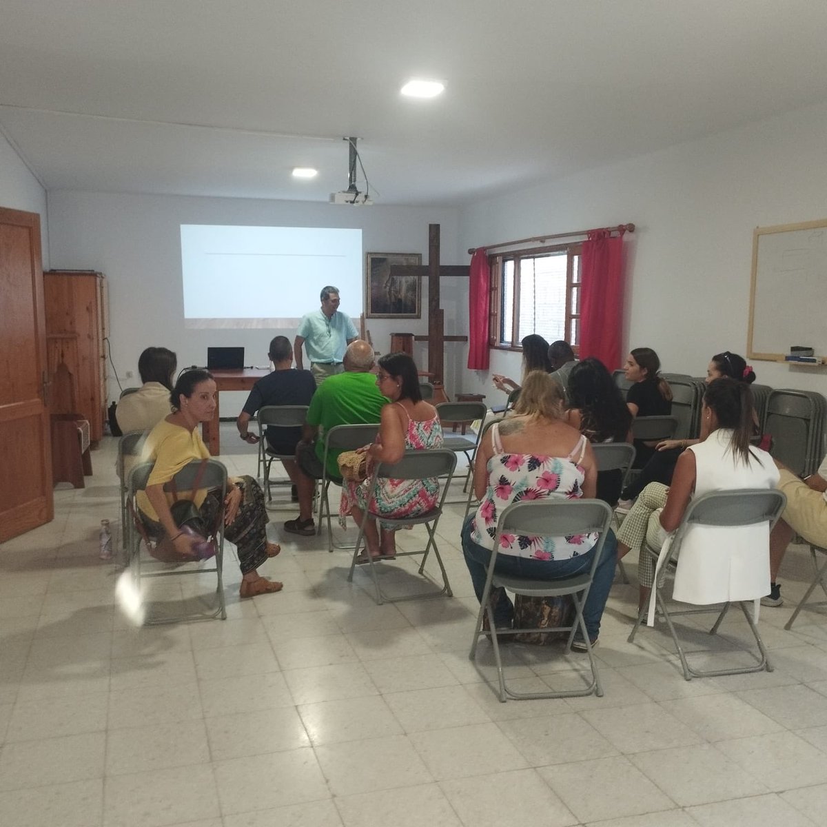 Asamblea principio de curso profesorado de Religión de Lanzarote. ¡Mucho ánimo! #Erecanarias #ReligionEnLaEscuelaSi #ReliEsMas