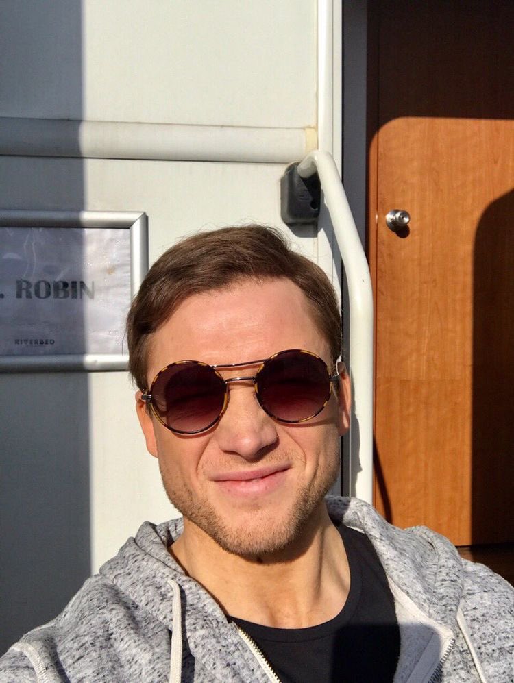BestOfTaronE's tweet photo. 💕🌻
#TaronEgerton https://t.co/vhKBwhGl6I