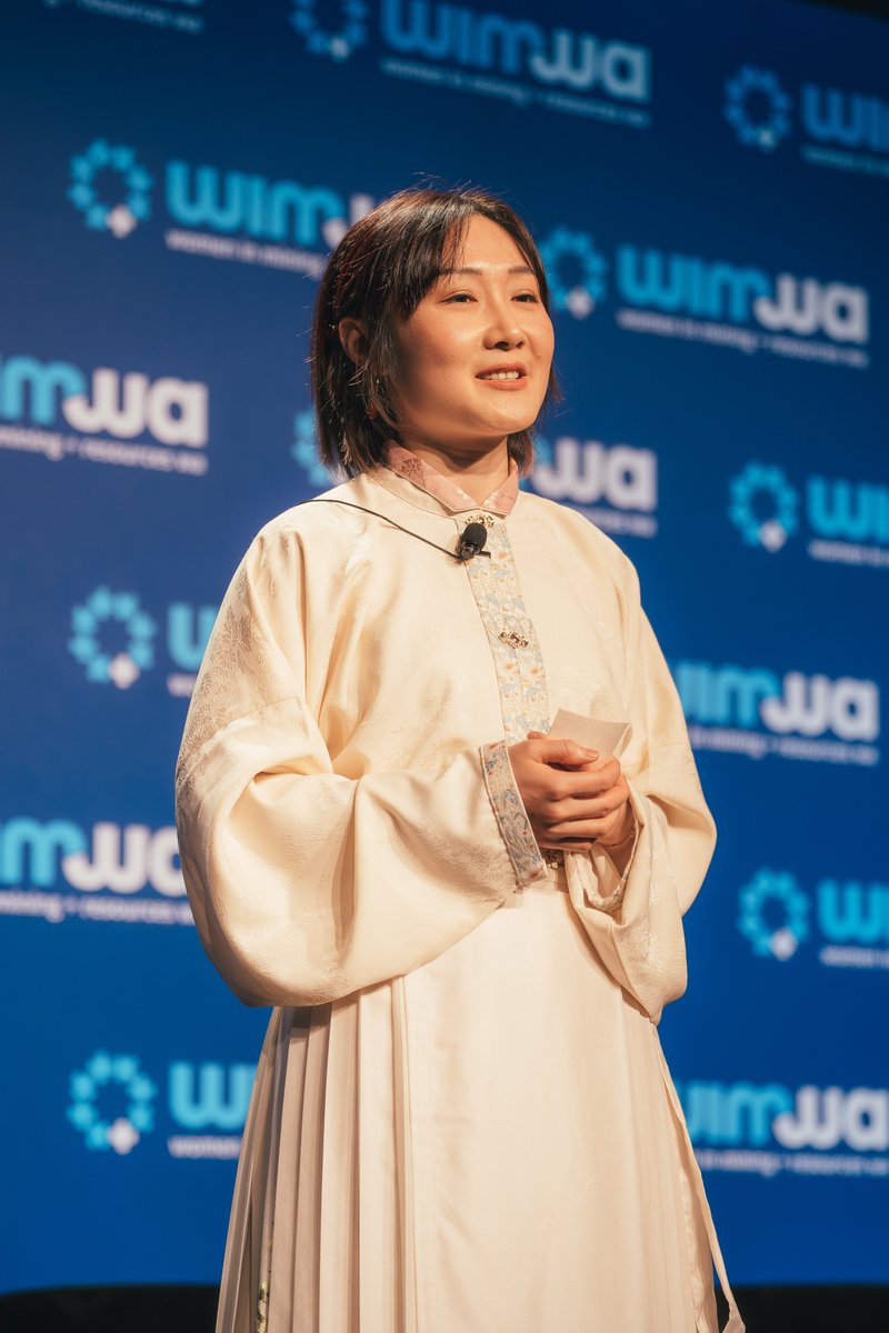 WomenInMiningWA's tweet photo. Weiran Sylvia Yang sharing insights on her career journey and how she found a dynamic and rewarding working environment in the Australian mining industry.

#WIMWA2022 #WIMWA #WomenInMining #EmpoweringWomen #Trailblazers #ThoughtLeaders #Diversity #Conversation #Connection https://t.co/uMZ8IxKLXC