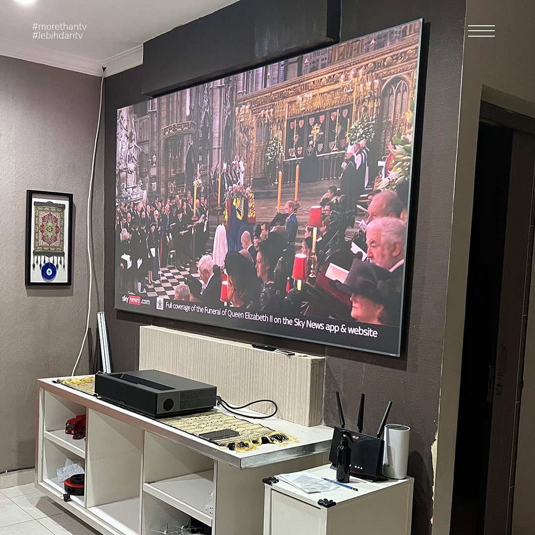 formovie_tech's tweet image. How to enjoy movies without leaving home? 📷 @budhyra is coming to tell you!
Thanks @formovie.indonesia for sharing this wonderful moment with us.
Shop Formovie Theater now 👉 formovie.com/pages/theater

#bestlasertv2022 #lasertv #ustprojector #Formovie