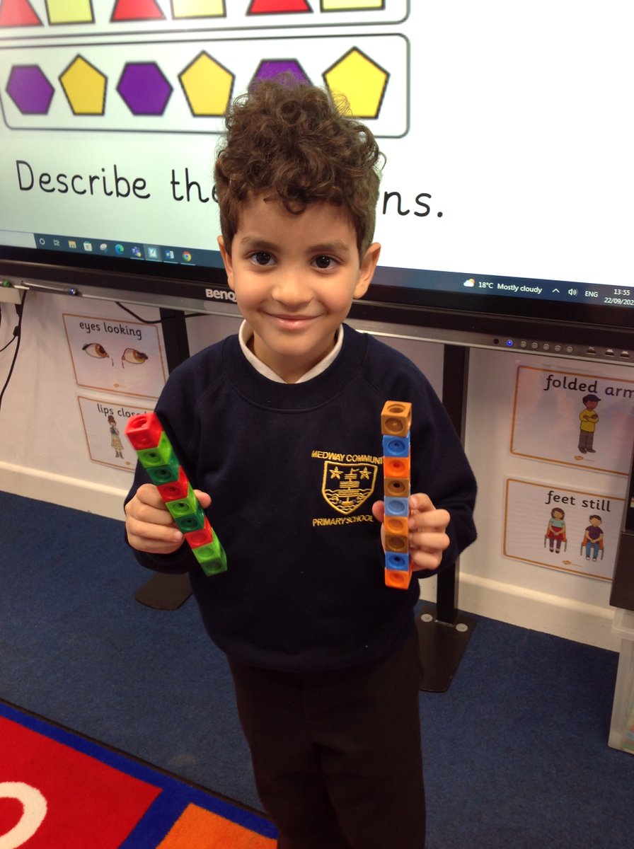 MedwayPrimary's tweet image. Year 1 are learning about #repeatedpatterns.  Do you know where the pattern starts and ends?