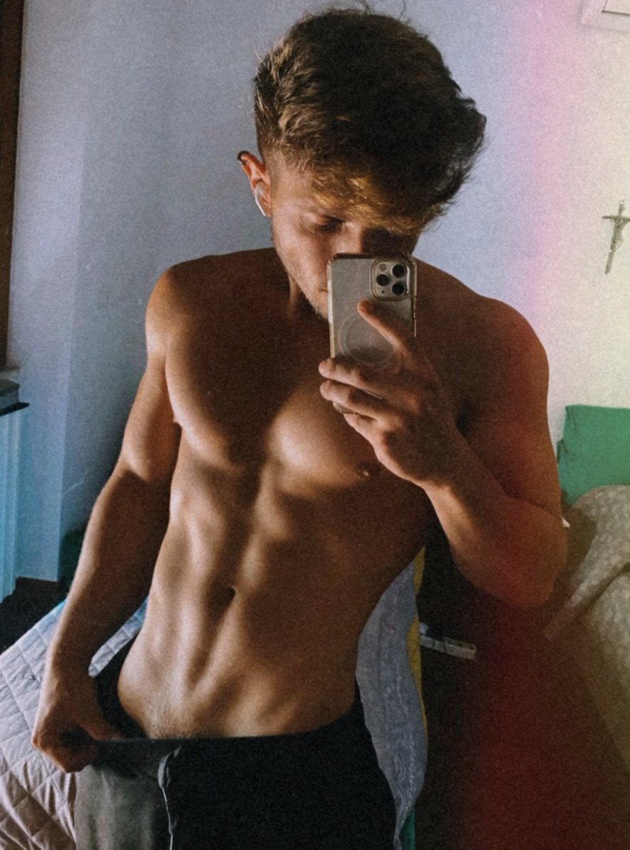 KEPBRW's tweet photo. Morning vibes 🥙 
More at https://t.co/3ilLwzbMDG

#onlyfans #boy #aesthetic #grunge #fitness #eboy #onlyfansboys https://t.co/PN448T4ENH