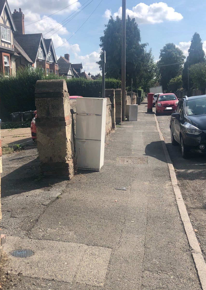 ReportAll's tweet photo. We can honestly say, this is the worst case of "Keeping up with the Joneses" we've ever seen!
Just because your neighbour decides to dump a fridge on the footpath doesn't mean you have to as well!
#FlyTipping
#DownwardSpiral
#WhatALoadOfRubbish https://t.co/VrHPv6AEQZ