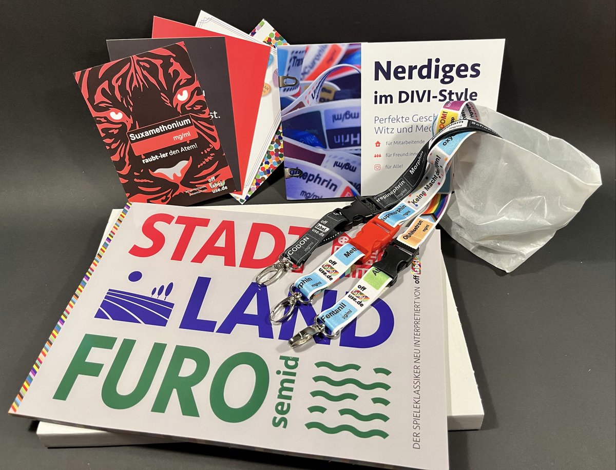 offlabeluse's tweet photo. Wenn ihr dieses Jahr von euren Chef*innen nicht nur Christstollen und eine Anstecknadel mit dem Firmenlogo bekommen wollt, solltet ihr sie für unsere OLU-Goodie-Box in den Lostopf werfen! 
Mehr Infos und Nominierung unter https://t.co/VXyTCfpEdu.
#offlabeluse #bestchristmasever https://t.co/OCcBeL31iz
