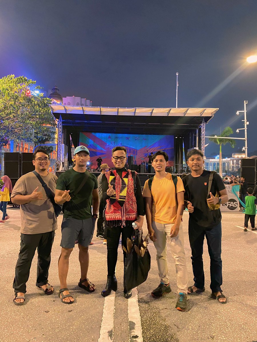 IzzatAidil's tweet photo. Pentas Seni Merdeka with geng terpaling content , jumpa lagi gaisz #mythinkcity #pentassenimerdeka https://t.co/HuO4jqkojQ
