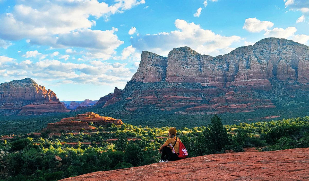 NinaZDallas's tweet photo. “When you desire new outcomes, you have to breakup with old patterns” 🙏🏼💚✨🦄
#createdwithadidas #SedonaVortex #UnitedBySummits #adidasTerrex https://t.co/kMVxR9WMlW