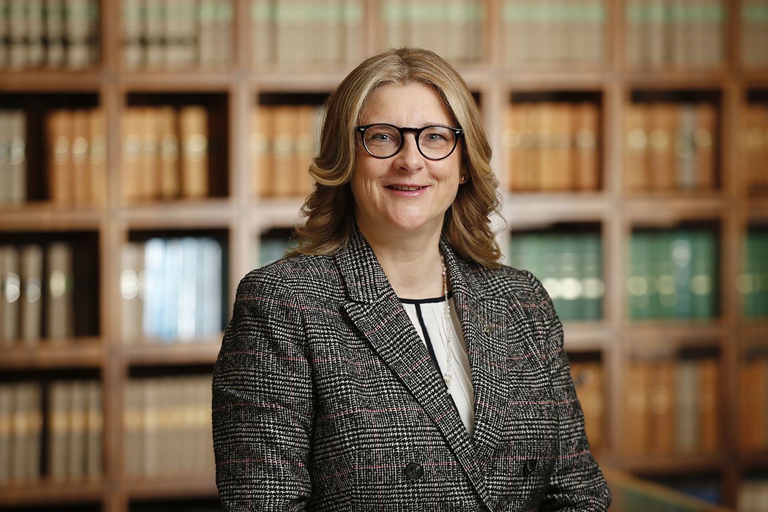 We welcome <a href="/PennyJCarey/">Professor Penny Carey</a> dean of Hertfordshire Law School <a href="/UH_HLS/">Hertfordshire Law School</a>, as our inaugural dean of our new learning &amp; development steering group 

Penny qualified as a solicitor in 1989.

The group will influence how education &amp; training function in the profession
lawsociety.org.uk/topics/news-ar…