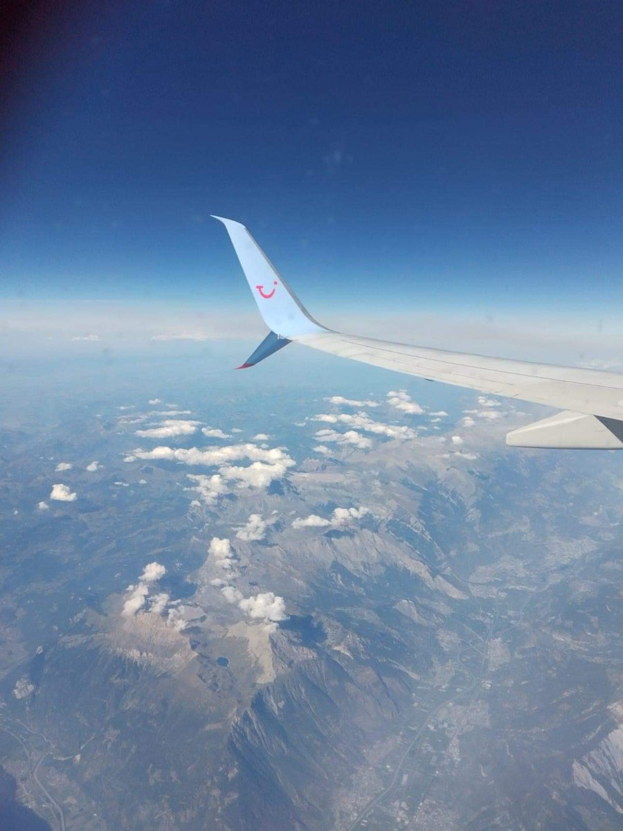cancerexspecPT's tweet photo. Take me back! #holidayblues #tui #planes @TUIUK @TUIGroup https://t.co/gpAXt1AB8c