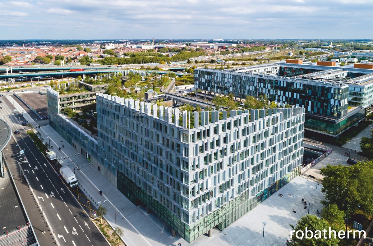 LeBiotope in Lille, an impressive example of sustainable buildings. AHUs (by robatherm) are also important here.  |  LeBiotope in Lille, ein imposantes Beispiel für nachhaltiges Bauen. RLT-Geräte tragen dazu maßgeblich bei  – diese stammen von robatherm. 
ow.ly/zkRS50KLAcc