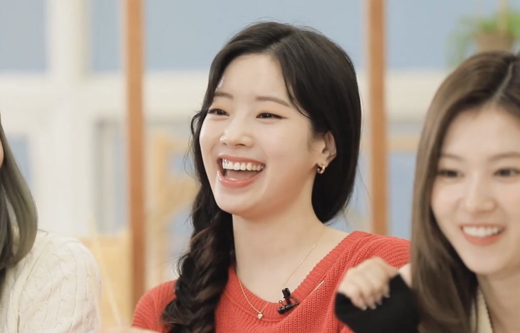 TW7KDH's tweet photo. "TIME TO TWICE" TDOONG Cooking Battle EP.01 Dahyun 

#다현 #DAHYUN #트와이스  #TWICE https://t.co/y2bDU1egHG